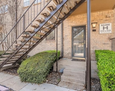 4312 Bellaire Drive S - Photo Thumbnail 1