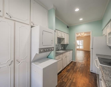 4312 Bellaire Drive S - Photo Thumbnail 12