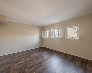 4312 Bellaire Drive S - Photo Thumbnail 17