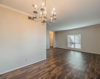 4312 Bellaire Drive S - Photo Thumbnail 8
