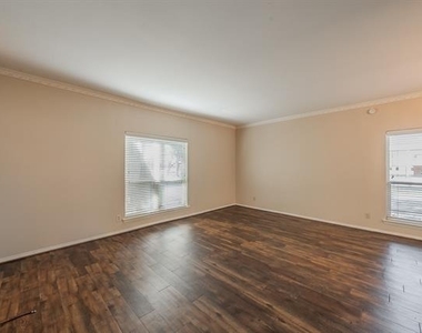 4312 Bellaire Drive S - Photo Thumbnail 5