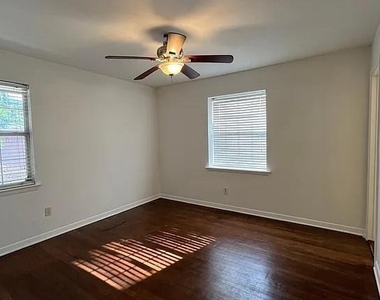 8936 Angleton Place - Photo Thumbnail 4