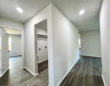 544 Quail Meadows Drive - Photo Thumbnail 9