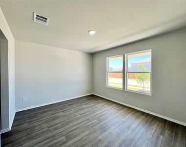 544 Quail Meadows Drive - Photo Thumbnail 3