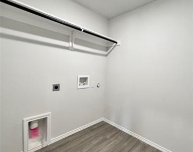 544 Quail Meadows Drive - Photo Thumbnail 10