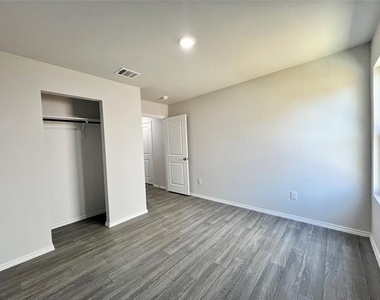 544 Quail Meadows Drive - Photo Thumbnail 13
