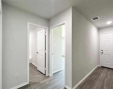 544 Quail Meadows Drive - Photo Thumbnail 2