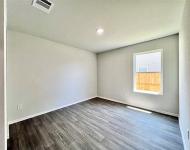 544 Quail Meadows Drive - Photo Thumbnail 7