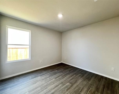 544 Quail Meadows Drive - Photo Thumbnail 11