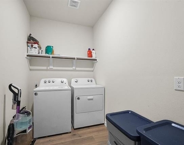 205 Fieldtrail Lane - Photo Thumbnail 13