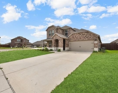 205 Fieldtrail Lane - Photo Thumbnail 16