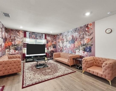 205 Fieldtrail Lane - Photo Thumbnail 2
