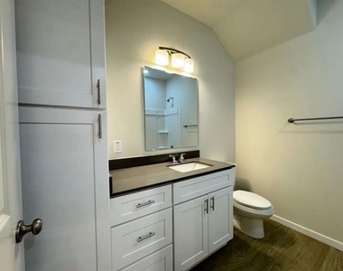 419 W Dulin Street - Photo Thumbnail 8