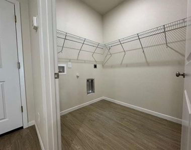 417 W Dulin Street - Photo Thumbnail 16