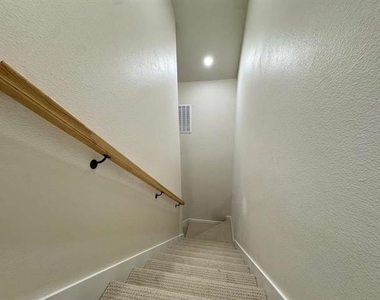 417 W Dulin Street - Photo Thumbnail 12