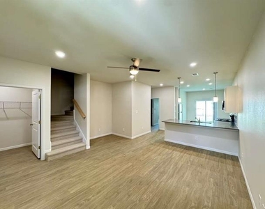 417 W Dulin Street - Photo Thumbnail 5