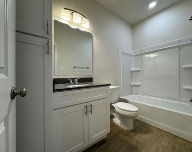 1219 S Austin Street - Photo Thumbnail 8