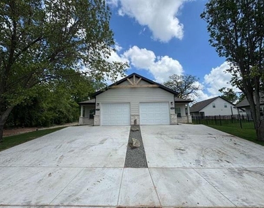 1219 S Austin Street - Photo Thumbnail 2