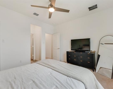 5126 Bancroft Drive - Photo Thumbnail 8