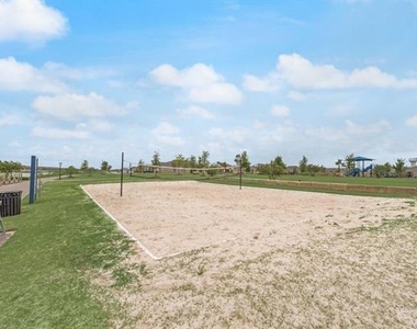 5126 Bancroft Drive - Photo Thumbnail 33