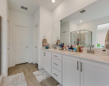 5126 Bancroft Drive - Photo Thumbnail 24