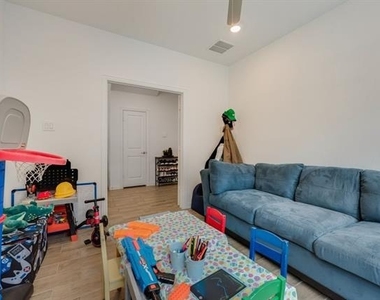 5126 Bancroft Drive - Photo Thumbnail 26