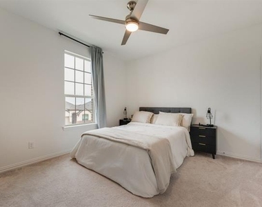 5126 Bancroft Drive - Photo Thumbnail 9