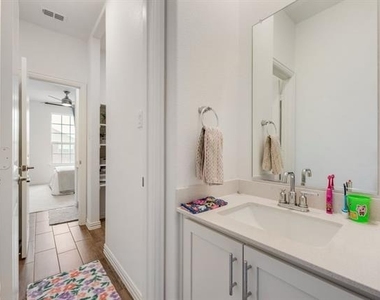 5126 Bancroft Drive - Photo Thumbnail 11