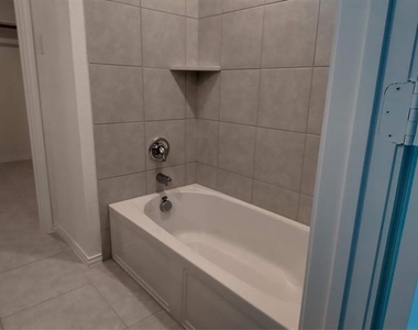 5724 Rockrose Lane - Photo Thumbnail 10