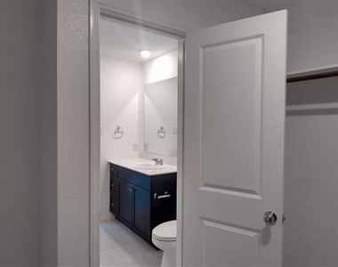 5724 Rockrose Lane - Photo Thumbnail 9