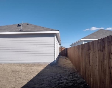 5724 Rockrose Lane - Photo Thumbnail 14