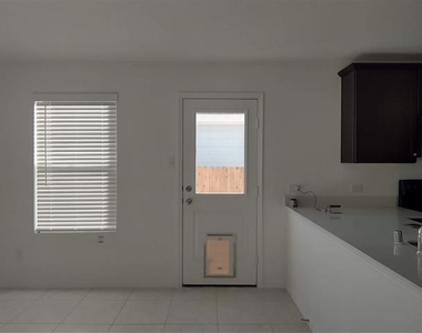 5724 Rockrose Lane - Photo Thumbnail 12