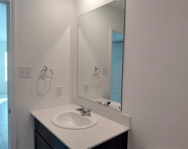 5724 Rockrose Lane - Photo Thumbnail 4