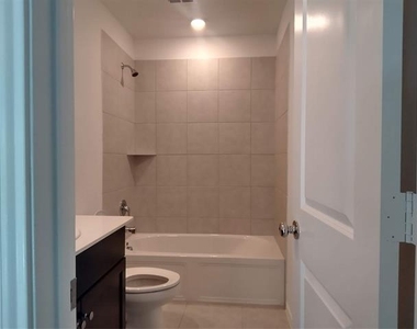 5724 Rockrose Lane - Photo Thumbnail 3