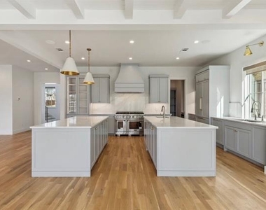 5800 Goodwin Avenue - Photo Thumbnail 13