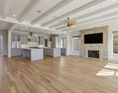 5800 Goodwin Avenue - Photo Thumbnail 17
