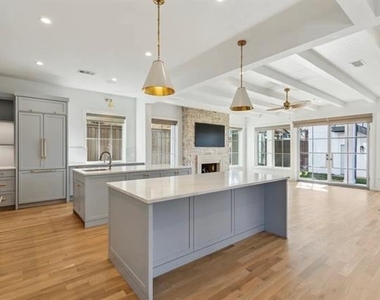 5800 Goodwin Avenue - Photo Thumbnail 14