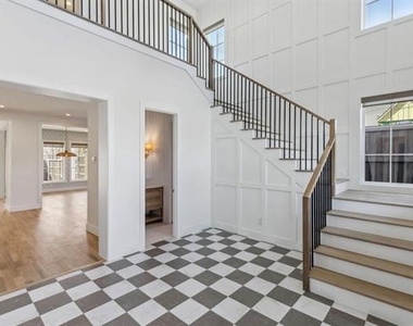 5800 Goodwin Avenue - Photo Thumbnail 3