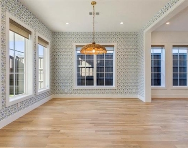 5800 Goodwin Avenue - Photo Thumbnail 7