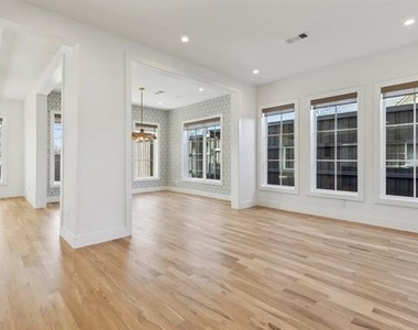 5800 Goodwin Avenue - Photo Thumbnail 4
