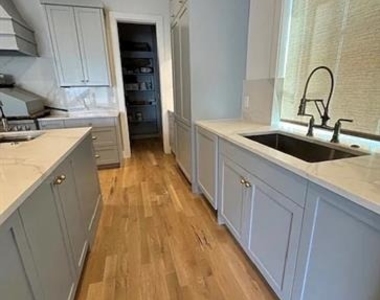 5800 Goodwin Avenue - Photo Thumbnail 10