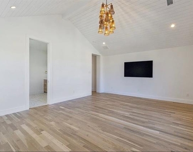 5800 Goodwin Avenue - Photo Thumbnail 25