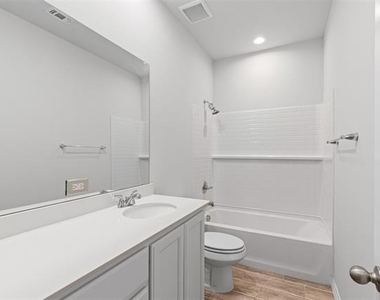 4807 Avion Drive - Photo Thumbnail 4