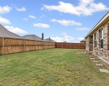4807 Avion Drive - Photo Thumbnail 14