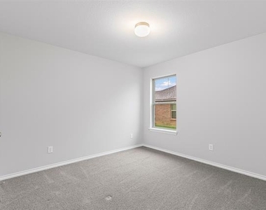 4807 Avion Drive - Photo Thumbnail 5