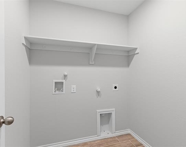 4807 Avion Drive - Photo Thumbnail 6