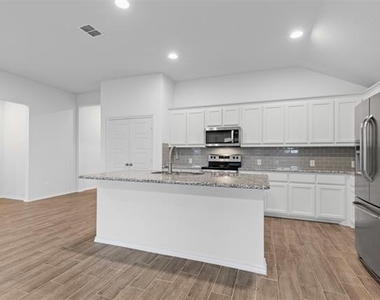 4807 Avion Drive - Photo Thumbnail 10