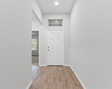 4807 Avion Drive - Photo Thumbnail 2