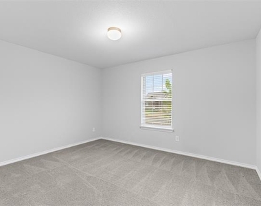4807 Avion Drive - Photo Thumbnail 3