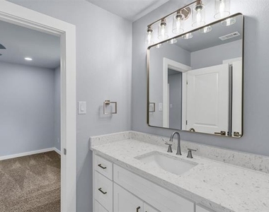 588 Highview Court - Photo Thumbnail 32
